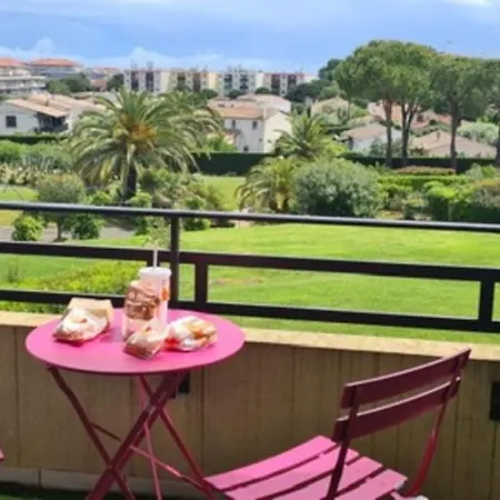Splendid Studio With Balcony And Swimming Pool Appartement *